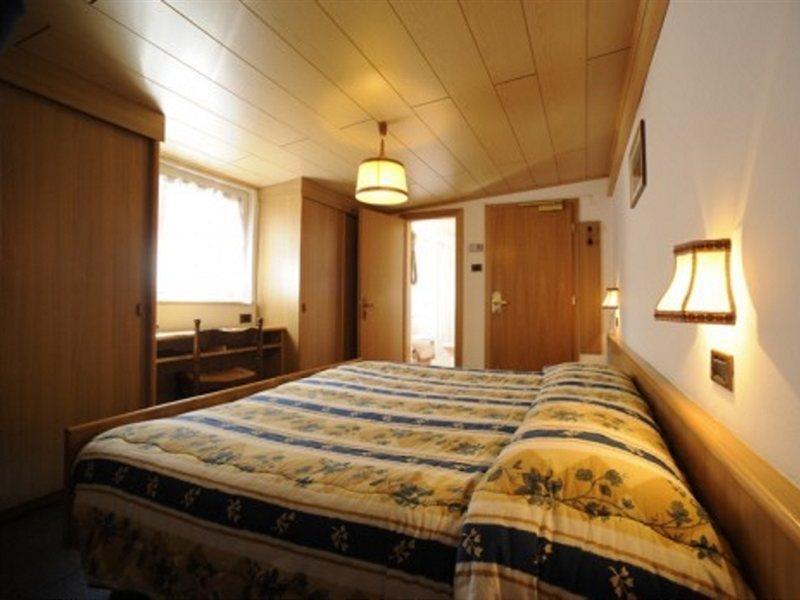 Hotel Arnika Поцца-ди-Фасса Экстерьер фото