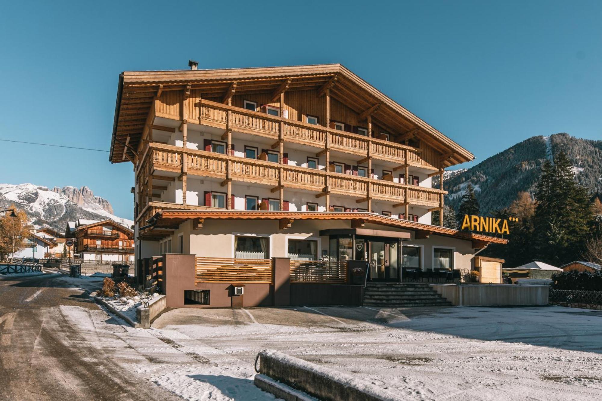 Hotel Arnika Поцца-ди-Фасса Экстерьер фото
