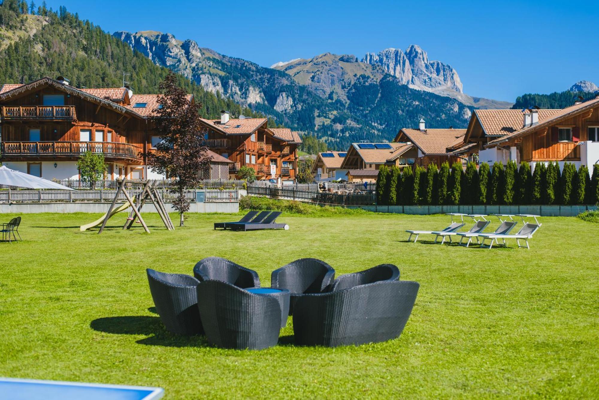 Hotel Arnika Поцца-ди-Фасса Экстерьер фото