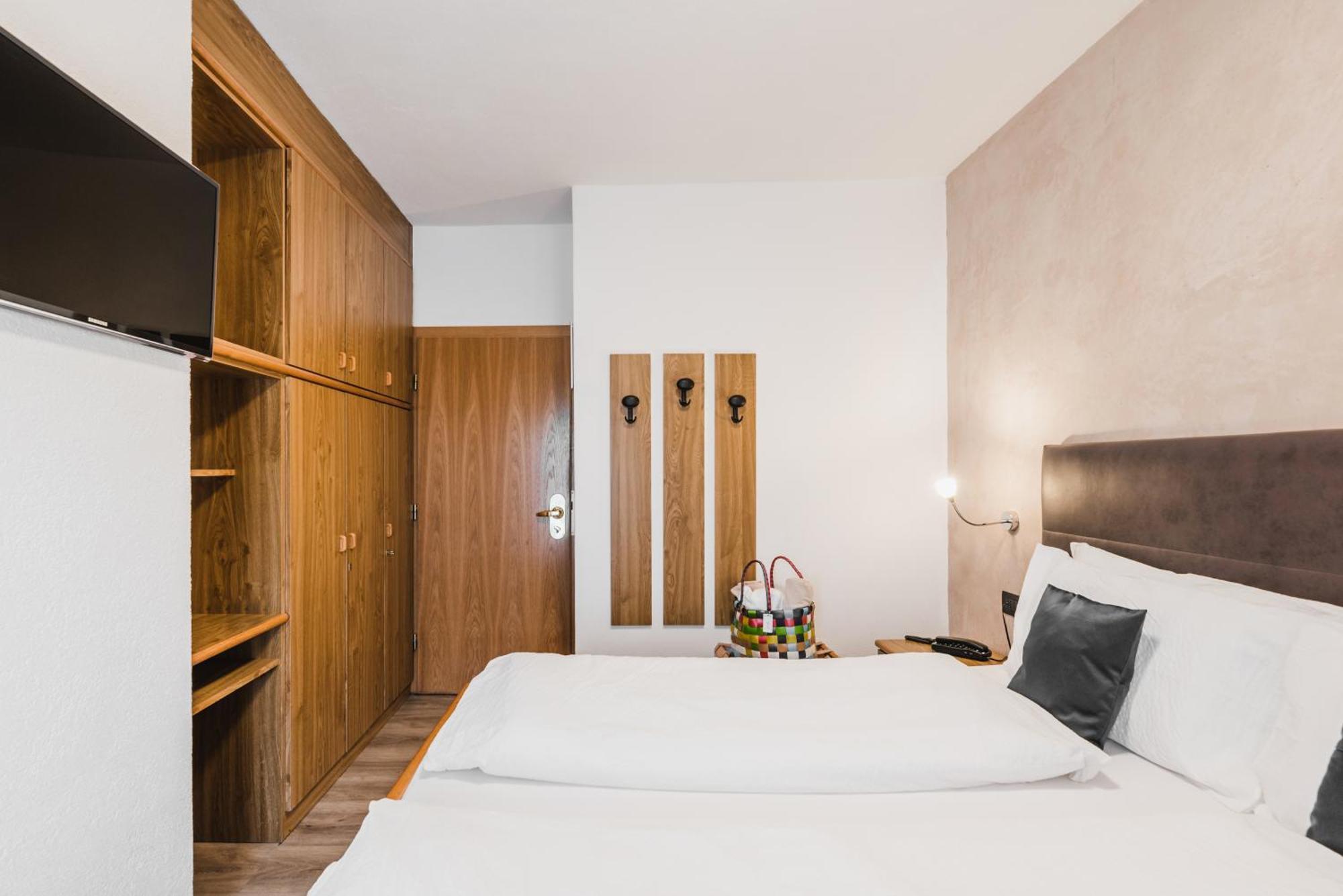 Hotel Arnika Поцца-ди-Фасса Экстерьер фото