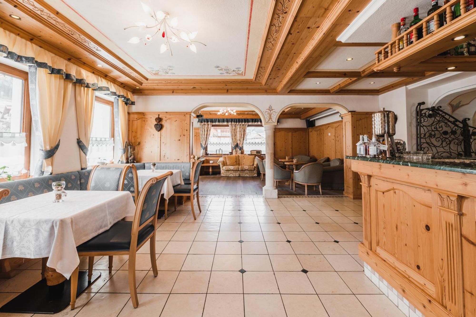 Hotel Arnika Поцца-ди-Фасса Экстерьер фото