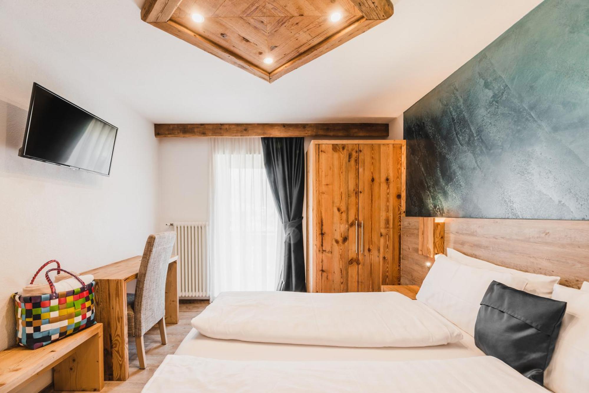 Hotel Arnika Поцца-ди-Фасса Экстерьер фото